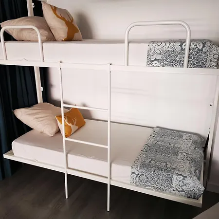 Nogalera Reformado 83m2 דירה